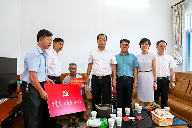 向英雄致敬 新利(中国)联合开展走访慰问抗战老兵活动
